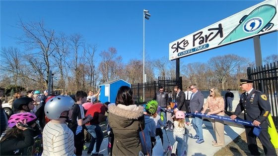 Photo of ribbon cutting