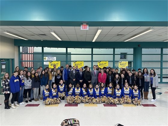 Group photo with Bayshore Middle School students and leadership mentors